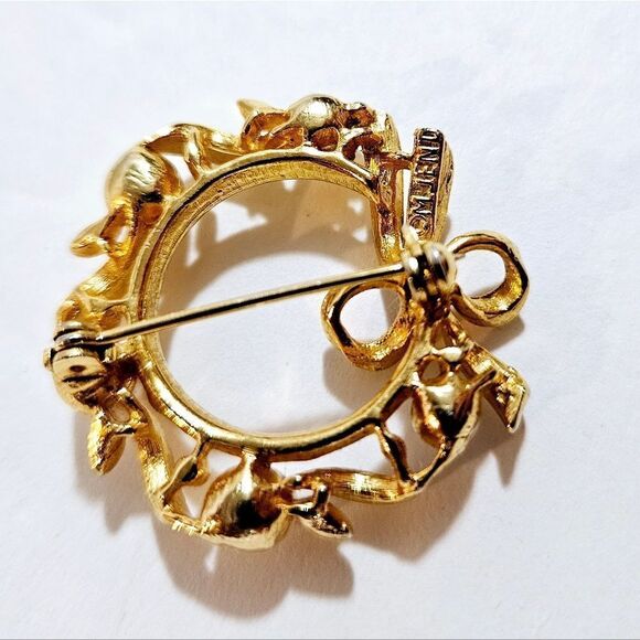 Vintage M. Jent Signed Brushed Gold Faux Pearl Bow Circular Wreath Brooch Pin - Picture 9 of 10